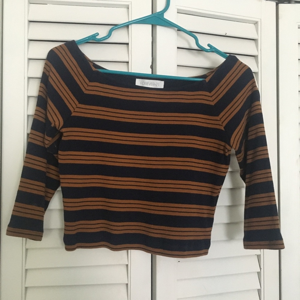 Navy/amber striped 3/4 sleeve crop top
